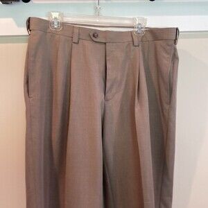 Haggar Men's Pleated Sz. 38 X 30 Pants Brown Beige EUC
